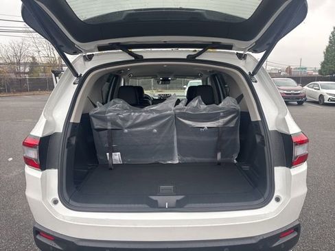 New 2025 Honda Pilot EX-L image 11