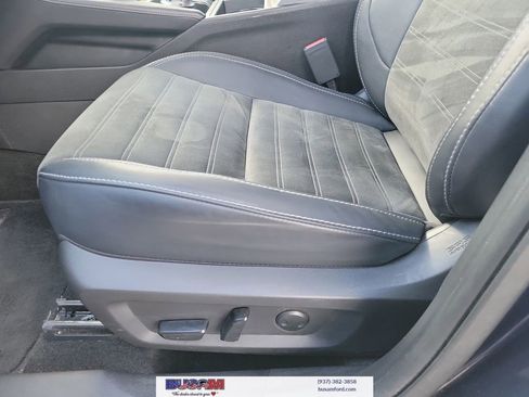 Used 2024 Mitsubishi Outlander AWD image 17