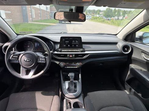 Used 2019 Kia Forte LXS FWD image 18