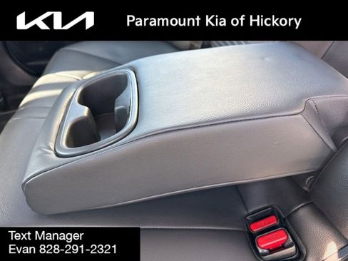 Used 2019 Toyota Camry SE FWD image 14