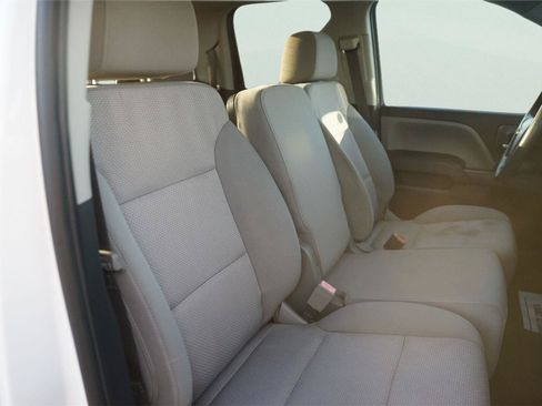 Used 2018 Chevrolet Silverado 1500 Custom w/ Custom Value Package RWD image 19