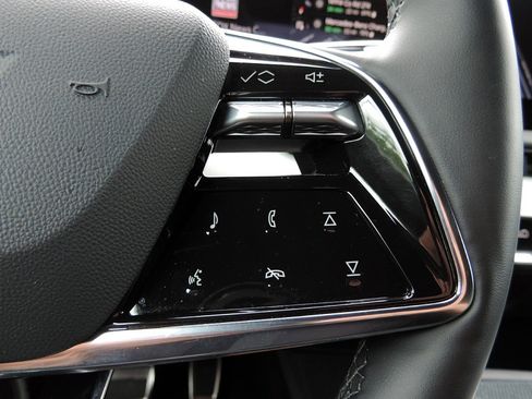 New 2026 Cadillac Optiq Luxury 2 image 25