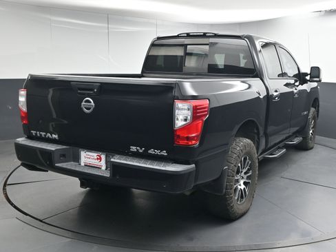 Used 2021 Nissan Titan SV w/ SV Convenience Package image 8