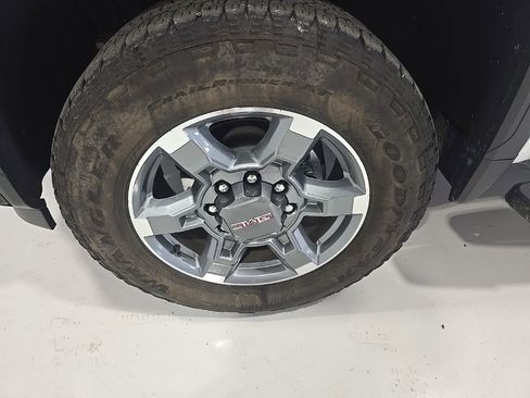 Used 2025 GMC Sierra 2500 SLE w/ Max Trailering Package image 4