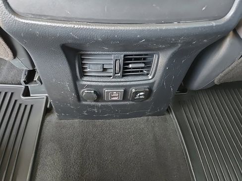 Used 2020 Nissan Titan SV w/ SV Convenience Package image 16