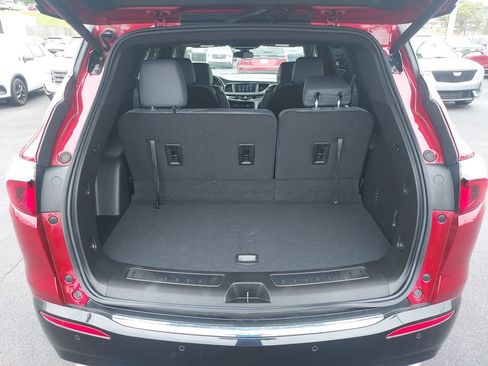 Used 2024 Buick Enclave Essence w/ Experience Buick Package FWD image 9