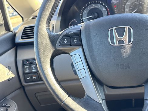 Used 2014 Honda Odyssey Touring Elite image 19