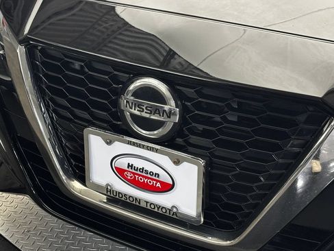 Used 2022 Nissan Altima 2.5 SR AWD/4WD image 2