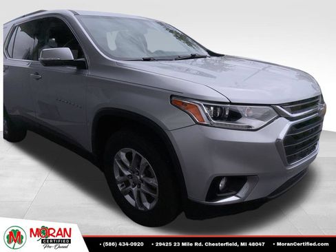 Used 2020 Chevrolet Traverse LT FWD image 2