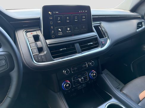 Used 2024 GMC Yukon AT4 w/ Technology Package AWD/4WD image 29