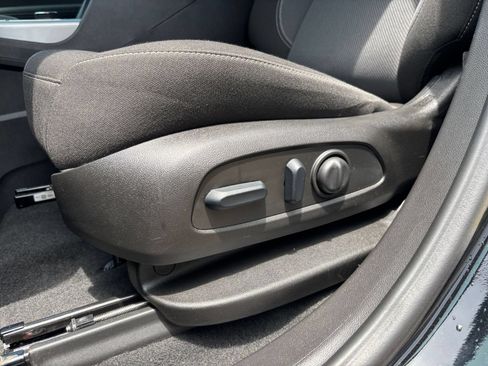 Used 2025 Chevrolet Blazer LT FWD image 22
