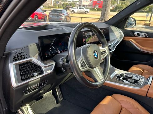 Used 2023 BMW X7 xDrive40i w/ M Sport Package image 16