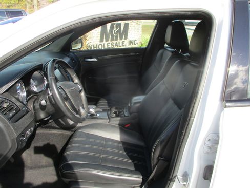 Used 2014 Chrysler 300 S image 14