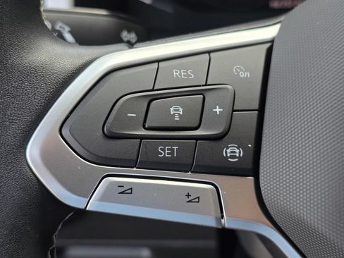 Used 2023 Volkswagen Atlas Cross Sport SE FWD image 25