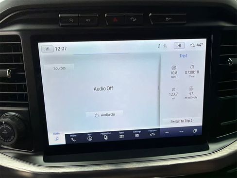 Used 2023 Ford F150 Lariat w/ Trailer Tow Package image 26