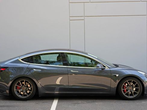 Used 2018 Tesla Model 3 Long Range RWD image 53