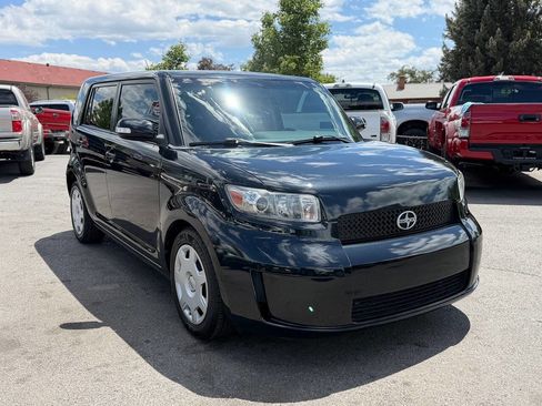 Used 2009 Scion xB FWD image 10