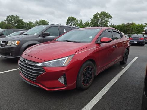 Used 2019 Hyundai Elantra SE FWD image 1