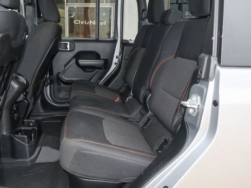 Used 2020 Jeep Gladiator Mojave image 8