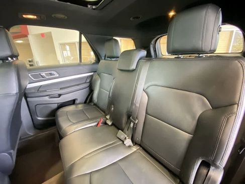 Used 2016 Ford Explorer XLT w/ Equipment Group 202A image 26