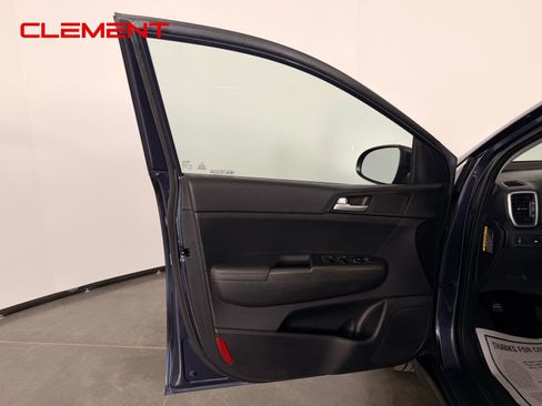 Used 2020 Kia Sportage LX FWD image 12