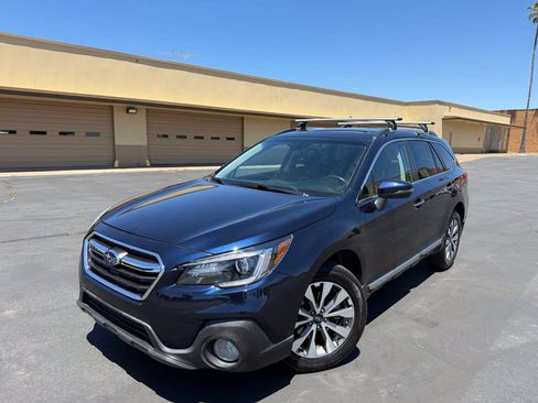 Used 2018 Subaru Outback 3.6R Touring AWD/4WD image 3