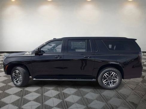 New 2026 Chevrolet Suburban Z71 w/ Z71 Off-Road Package AWD/4WD image 8