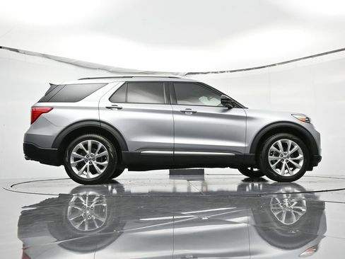 Used 2021 Ford Explorer Platinum w/ Equipment Group 601A AWD/4WD image 49