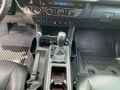 Used 2021 Toyota Tacoma TRD Sport w/ TRD Premium Sport Package AWD/4WD image 11