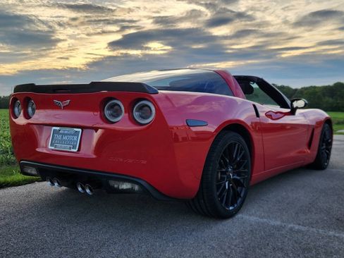 Used 2006 Chevrolet Corvette Coupe w/ Preferred Equipment Group RWD image 4