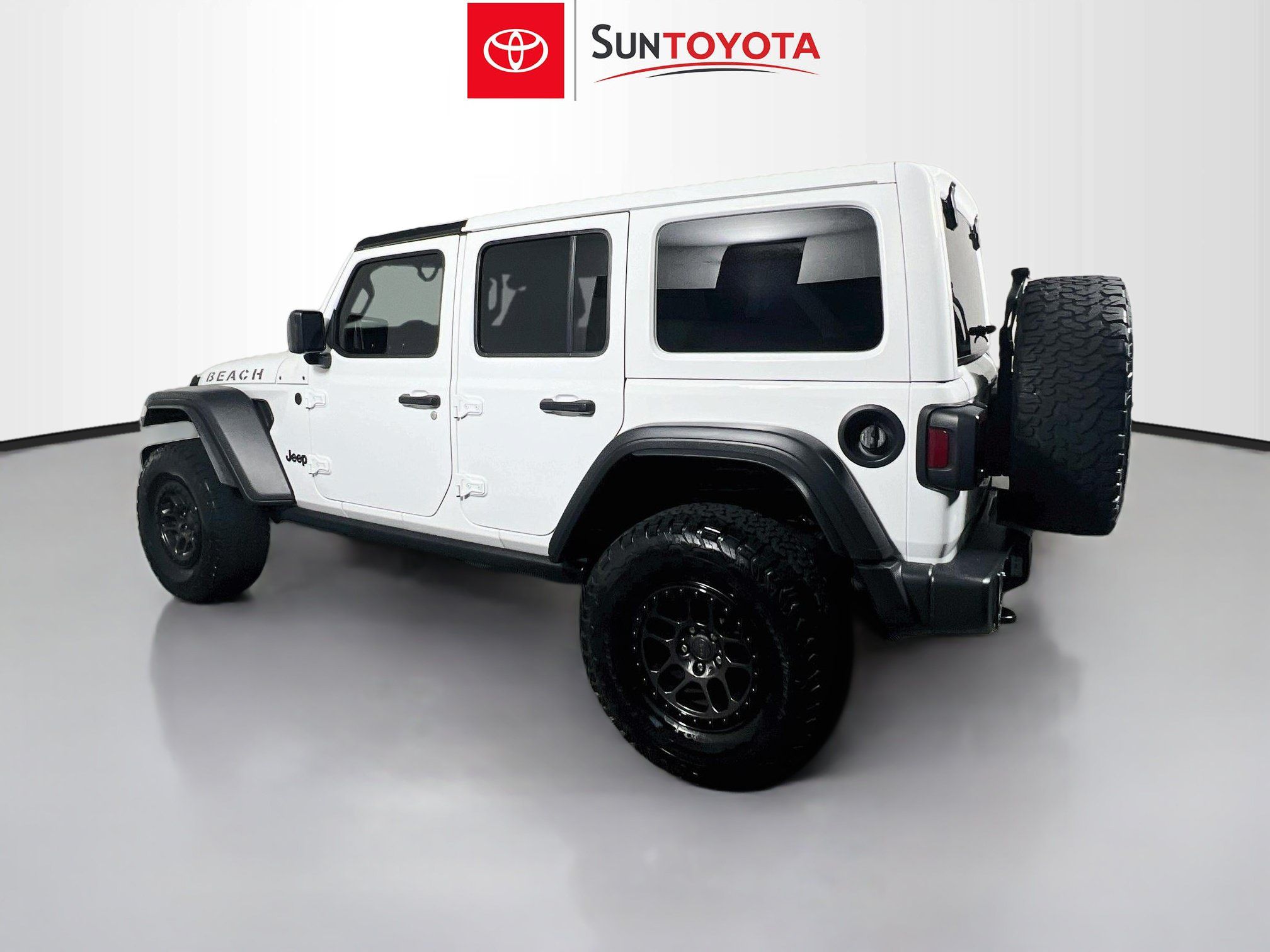 Used 2022 Jeep Wrangler Unlimited Sport w/ Xtreme Recon 35" Tire Package AWD/4WD image 6