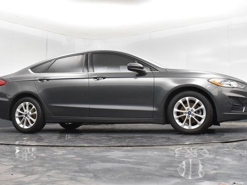 Used 2019 Ford Fusion SE FWD image 23