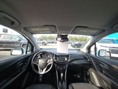 Used 2019 Chevrolet Trax LT w/ LT Convenience Package image 10