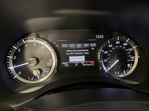 Used 2024 Toyota Highlander XLE FWD image 23