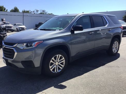 Used 2019 Chevrolet Traverse LS FWD image 2