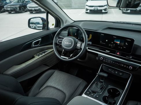New 2026 Kia Carnival FWD image 15
