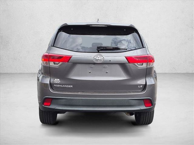 Used 2017 Toyota Highlander Plus w/ Carpet Mat Package FWD image 6