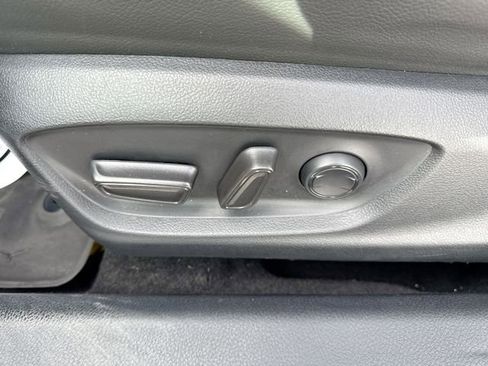 Used 2022 Toyota Camry XSE image 12