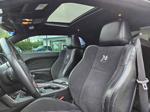 Used 2016 Dodge Challenger R/T Scat Pack w/ Leather Interior Group image 24