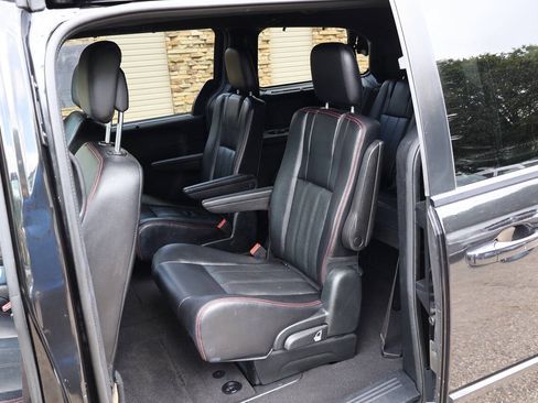 Used 2017 Dodge Grand Caravan GT FWD image 16