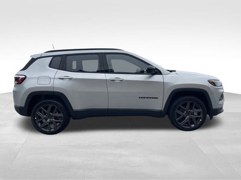 New 2026 Jeep Compass Latitude image 4