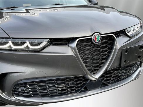 Used 2024 Alfa Romeo Tonale Ti AWD/4WD image 32