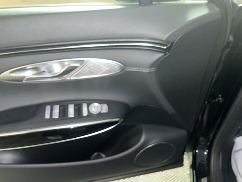 Used 2025 Genesis GV70 2.5T image 13