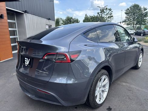 Used 2023 Tesla Model Y Long Range AWD/4WD image 10