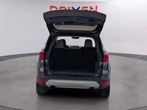 Used 2019 Ford Escape SE image 9