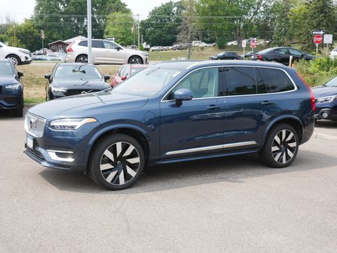 Used 2023 Volvo XC90 T8 Ultimate AWD/4WD image 3