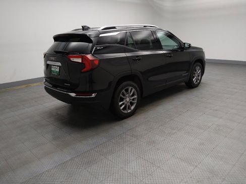 Used 2024 GMC Terrain SLT AWD/4WD image 10