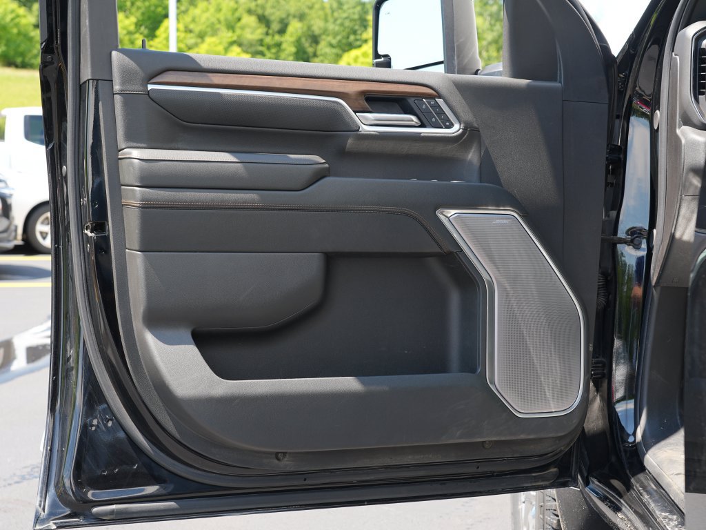 Certified 2025 Chevrolet Silverado 3500 High Country w/ High Country Premium Package AWD/4WD image 14