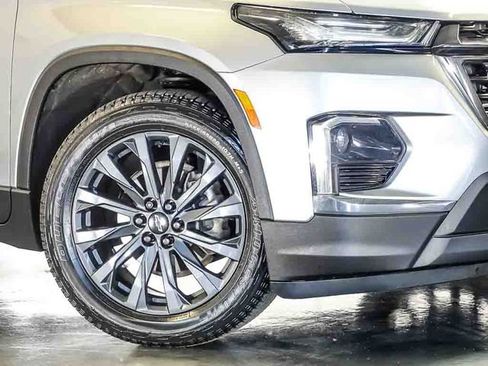 Used 2023 Chevrolet Traverse RS AWD/4WD image 4