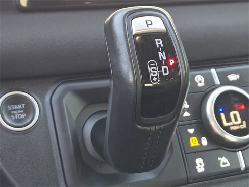 Used 2022 Land Rover Defender 110 S image 21